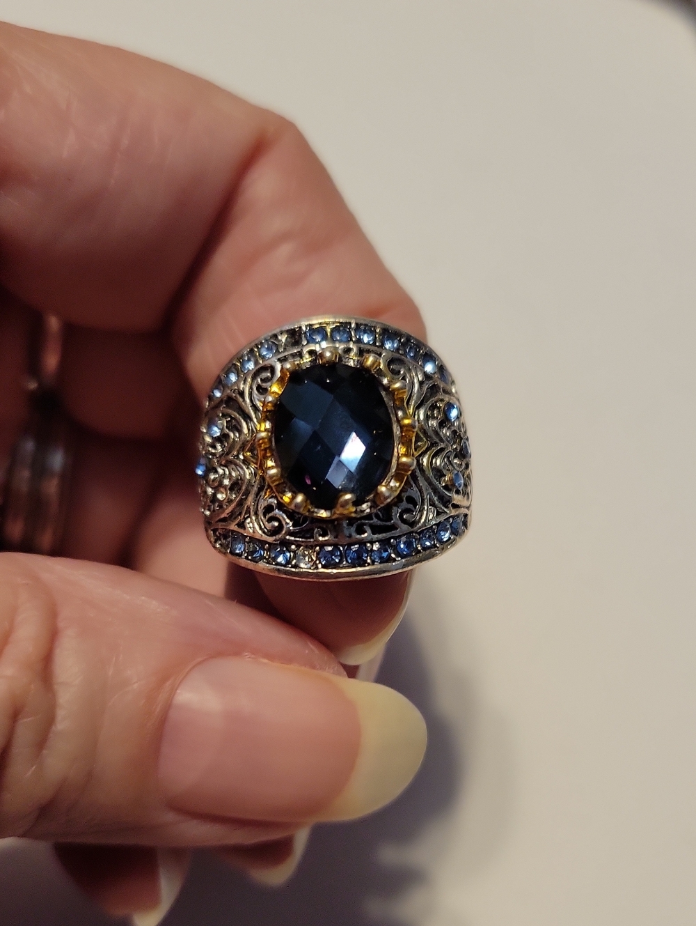 BeauifulOrnate Blue Gem Statement Ring Size7